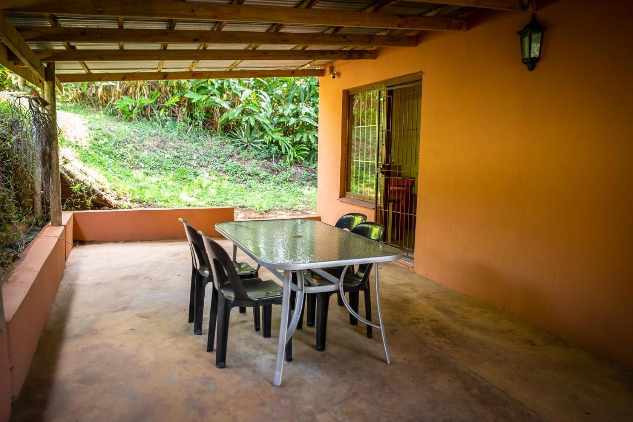 Ku-Boboyi River Lodge ポート・エドワード エクステリア 写真