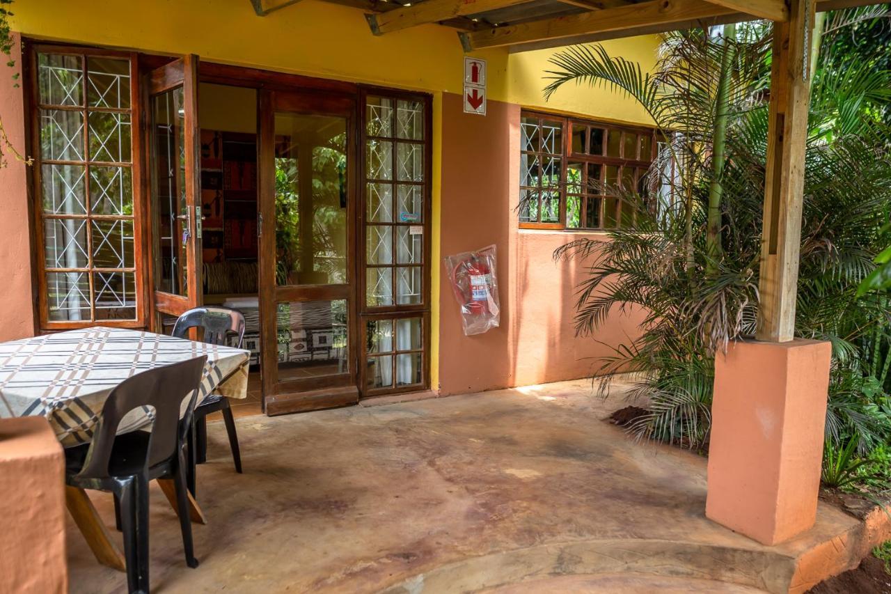 Ku-Boboyi River Lodge ポート・エドワード エクステリア 写真