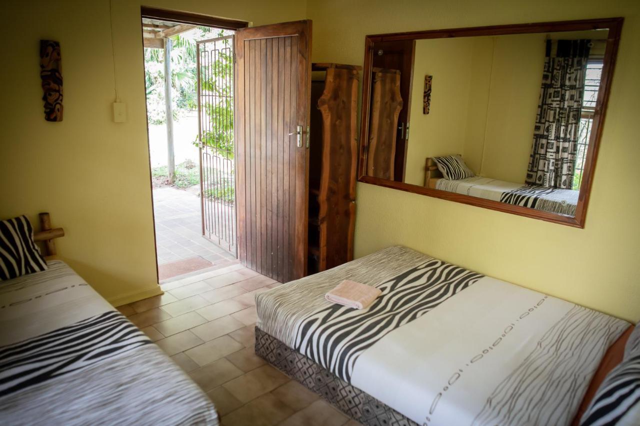 Ku-Boboyi River Lodge ポート・エドワード エクステリア 写真