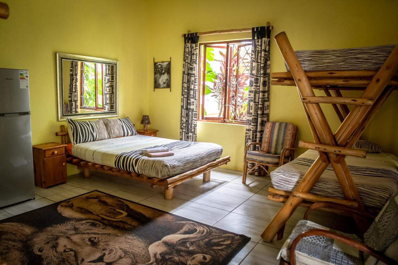 Ku-Boboyi River Lodge ポート・エドワード エクステリア 写真